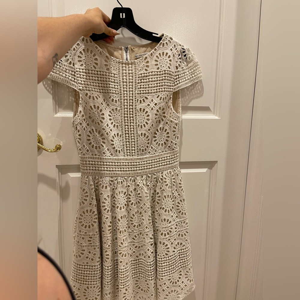 Alice + Olivia white Dress size 0